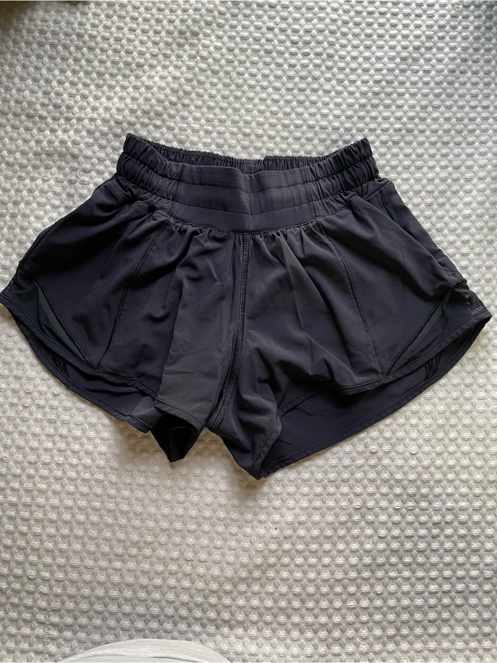 Lululemon Hotty Hot Short II - Picture 4 of 9